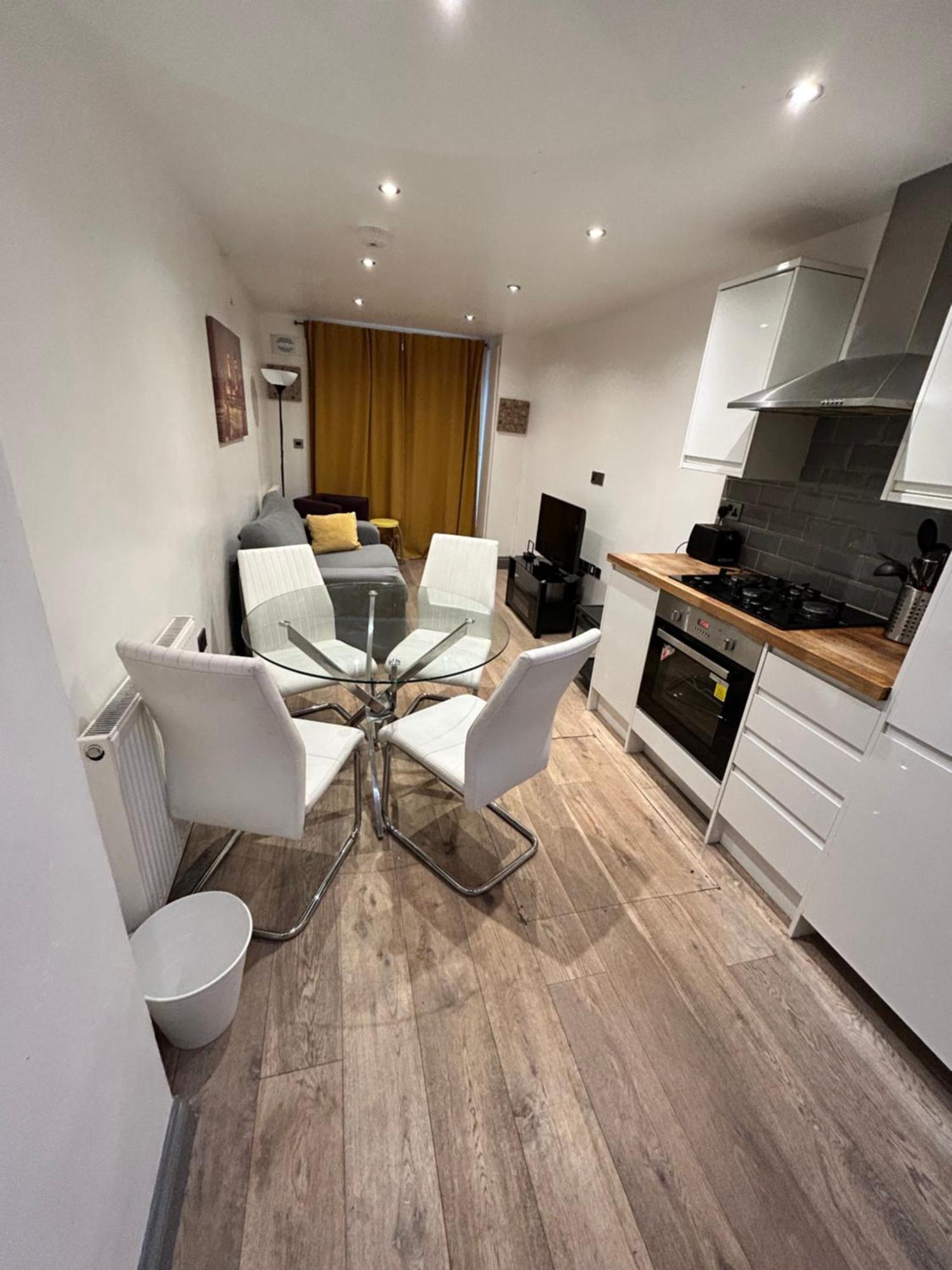 Classic Brixton City Apartment London Bagian luar foto